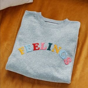 Ban.do feeling sweater in grey with colored letter